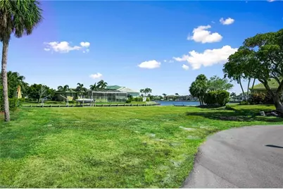 950 Plum Ct, Marco Island, FL 34145 - Photo 9