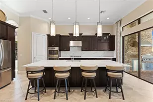 8828 Savona Ct, Naples, FL 34119 - Photo 7