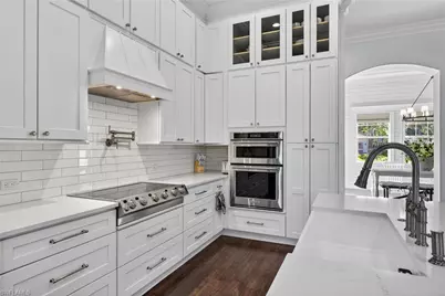 24920 Divot Dr, Bonita Springs, FL 34135 - Photo 5