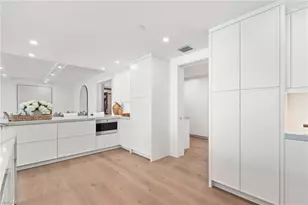 11125 Gulf Shore Dr, Naples, FL 34108 - Photo 21