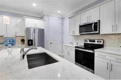 12973 Pembroke Dr, Naples, FL 34105 - Photo 7