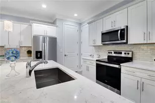 12973 Pembroke Dr, Naples, FL 34105 - Photo 7