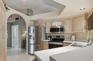 127 Newport Dr, Naples, FL 34114 - Photo 11