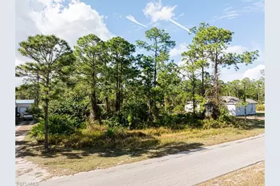 921 Moore Ave, Lehigh Acres, FL 33972 - Photo 9