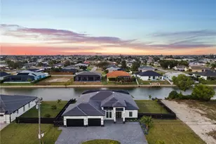 109 NE 5th Terrace, Cape Coral, FL 33909 - Photo 5