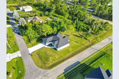 2911 37th St W, Lehigh Acres, FL 33971 - Photo 5