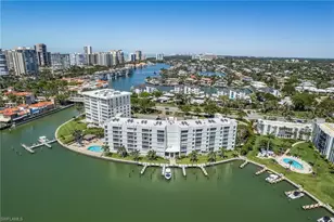 300 Park Shore Dr, Naples, FL 34103 - Photo 31