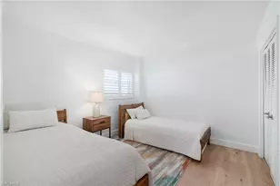 300 Park Shore Dr, Naples, FL 34103 - Photo 19