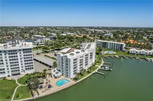 300 Park Shore Dr, Naples, FL 34103 - Photo 23