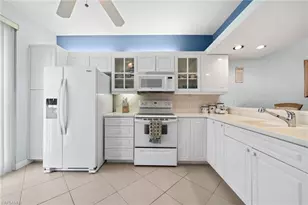 2325 Hidden Lake Dr, Naples, FL 34112 - Photo 5