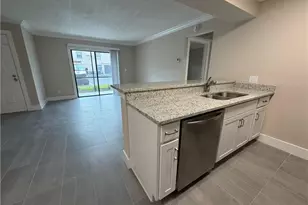 5317 Summerlin Rd, Fort Myers, FL 33919 - Photo 7