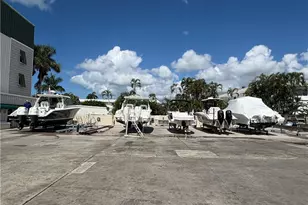 891 10th St S, Naples, FL 34102 - Photo 17