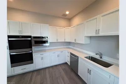 891 10th St S, Naples, FL 34102 - Photo 13