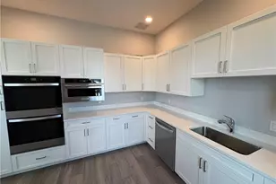 891 10th St S, Naples, FL 34102 - Photo 13