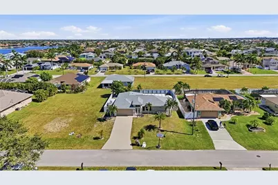 4421 SW 14th Pl, Cape Coral, FL 33914 - Photo 11
