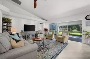 945 Moon Lake Dr, Naples, FL 34104 - Photo 9