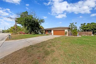 1013 Averly St, Fort Myers, FL 33919 - Photo 49