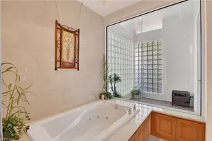 909 10th St S, Naples, FL 34102 - Photo 17