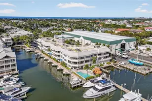 909 10th St S, Naples, FL 34102 - Photo 27