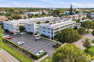 3150 Binnacle Dr, Naples, FL 34103 - Photo 27