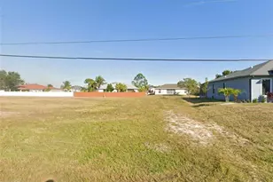 3513 W Gator Cir, Cape Coral, FL 33909 - Photo 1