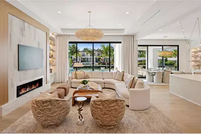 1990 7th St S, Naples, FL 34102 - Photo 5