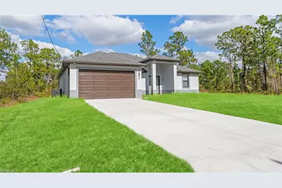 1121 Crocus St, Lehigh Acres, FL 33974 - Photo 3
