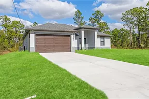 1121 Crocus St, Lehigh Acres, FL 33974 - Photo 3