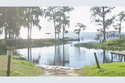 338 Riviera Dr, Crescent City, FL 32112 - Photo 1