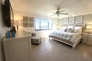 10475 Gulf Shore Dr, Naples, FL 34108 - Photo 19