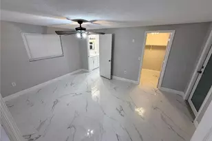 1015 Wilshire Dr, Fort Myers, FL 33919 - Photo 11