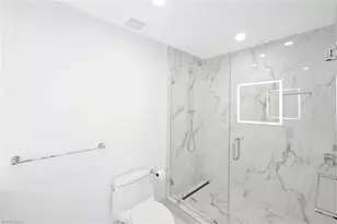 800 River Point Dr, Naples, FL 34102 - Photo 17