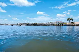 800 River Point Dr, Naples, FL 34102 - Photo 33