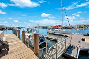 800 River Point Dr, Naples, FL 34102 - Photo 29