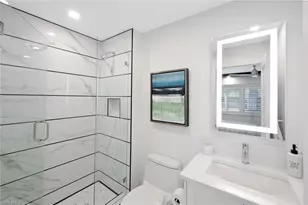 800 River Point Dr, Naples, FL 34102 - Photo 23