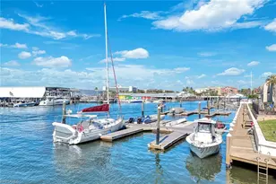 800 River Point Dr, Naples, FL 34102 - Photo 35