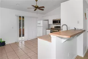 210 Mossrosse St, Fort Myers, FL 33913 - Photo 9