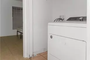 210 Mossrosse St, Fort Myers, FL 33913 - Photo 13