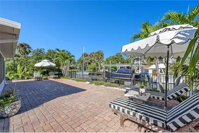 2737 Shoreview Dr, Naples, FL 34112 - Photo 21