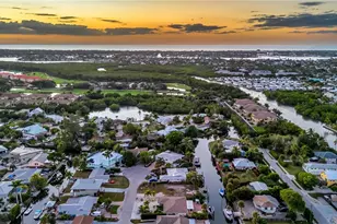 2737 Shoreview Dr, Naples, FL 34112 - Photo 41