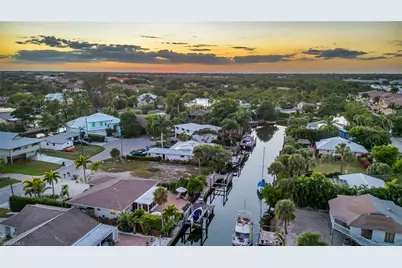 2737 Shoreview Dr, Naples, FL 34112 - Photo 39