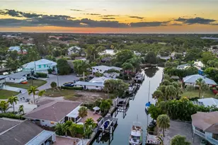 2737 Shoreview Dr, Naples, FL 34112 - Photo 39