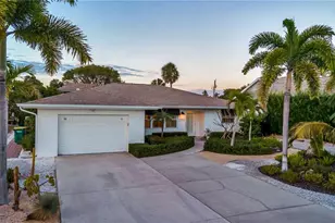 2737 Shoreview Dr, Naples, FL 34112 - Photo 35