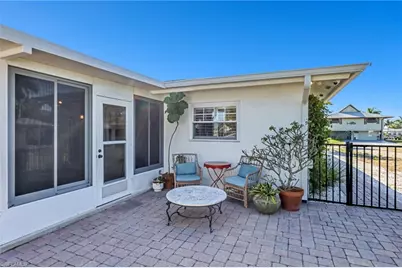 2737 Shoreview Dr, Naples, FL 34112 - Photo 23