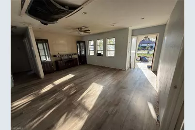 3713 SE 8th Ave, Cape Coral, FL 33904 - Photo 3