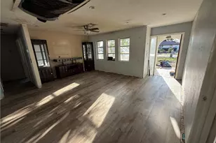 3713 SE 8th Ave, Cape Coral, FL 33904 - Photo 3