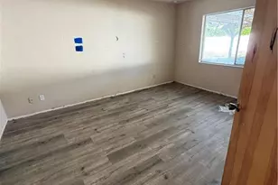 3713 SE 8th Ave, Cape Coral, FL 33904 - Photo 5