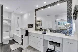 555 Park Shore Dr, Naples, FL 34103 - Photo 11