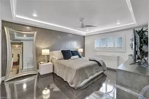 555 Park Shore Dr, Naples, FL 34103 - Photo 9