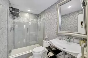 555 Park Shore Dr, Naples, FL 34103 - Photo 15